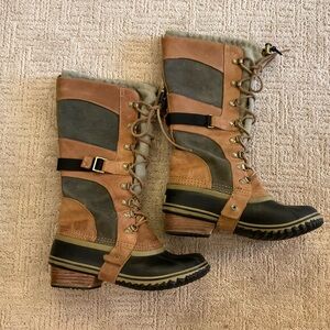 🍂 🦆 Sorel Conquest Carly Women’s Tall Duck Boots – Camo Brown/Pebble – Size 8